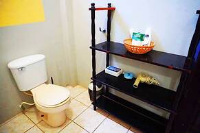 Seaview Studio w Balcony & Pool Near Air