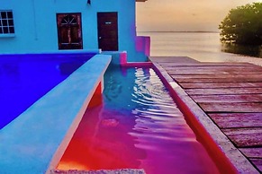 Seaview Studio w Balcony & Pool Near Air