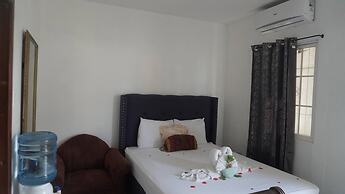 Courtside Studio w Seaview Pool &deck Near Airport