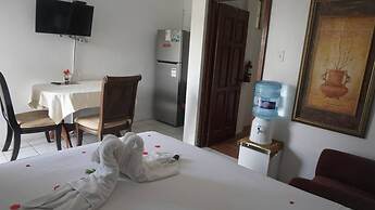 Courtside Studio w Seaview Pool &deck Near Airport