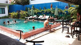 Damnak Riverside Villa