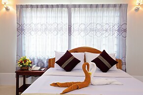 Damnak Riverside Villa