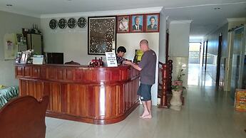 Damnak Riverside Villa