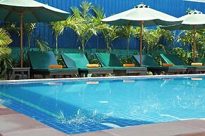 Damnak Riverside Villa