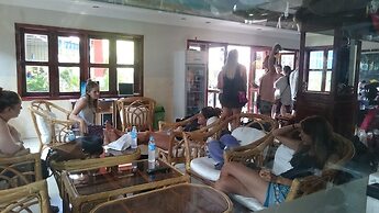 Damnak Riverside Villa