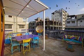 goSTOPS Bengaluru Gandhi Nagar Majestic.