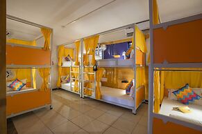 goSTOPS Bengaluru Gandhi Nagar Majestic.