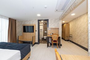 Bulton Delüxe Hotel Airport