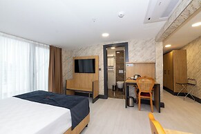 Bulton Delüxe Hotel Airport