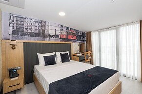 Bulton Delüxe Hotel Airport