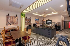 Bulton Delüxe Hotel Airport