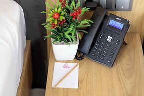 Bulton Hotel Airport