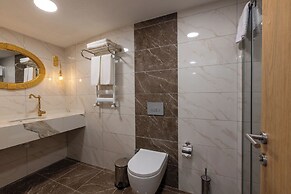 Bulton Delüxe Hotel Airport