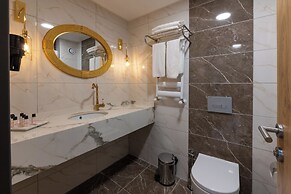 Bulton Delüxe Hotel Airport