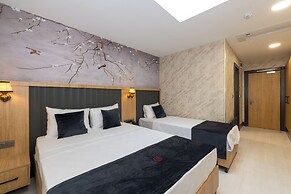 Bulton Delüxe Hotel Airport