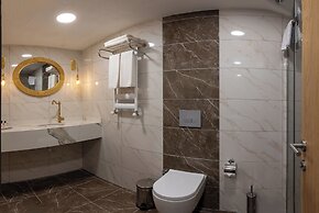 Bulton Delüxe Hotel Airport