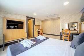 Bulton Hotel Airport