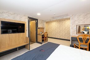 Bulton Delüxe Hotel Airport