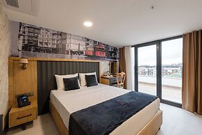 Bulton Delüxe Hotel Airport