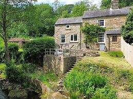 2 Whinstone Cottage