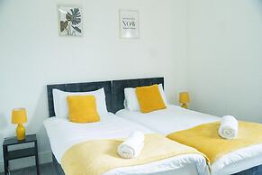 Cozy Manchester Retreat With 2 Bedrooms