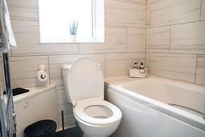 Cozy Manchester Retreat With 2 Bedrooms