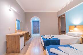 Pyxis Point Hotel - All Inclusive