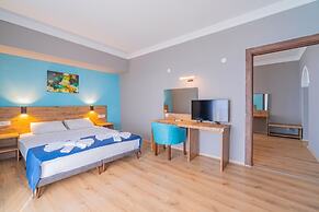 Pyxis Point Hotel - All Inclusive