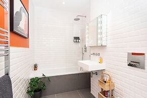 Stunning 2 Bed Apartment on the beach by Urban Roost