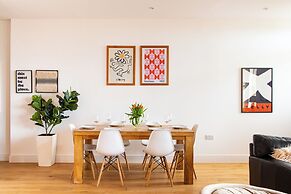 Stunning 2 Bed Apartment on the beach by Urban Roost