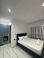 Maison Apartments