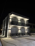 Maison Apartments