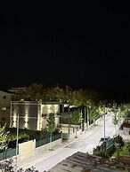 Maison Apartments