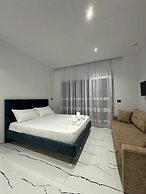 Maison Apartments