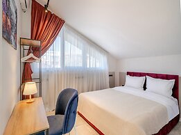 Niabi 3BDR Mansard
