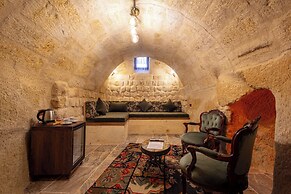 Lagoon Cave Suites