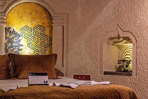 Lagoon Cave Suites
