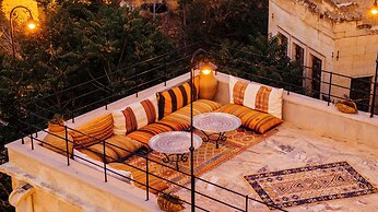 Lagoon Cave Suites