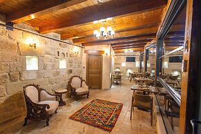 Lagoon Cave Suites