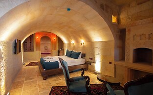 Lagoon Cave Suites