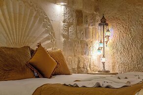 Lagoon Cave Suites