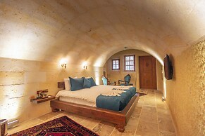 Lagoon Cave Suites