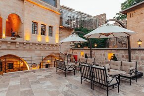 Lagoon Cave Suites