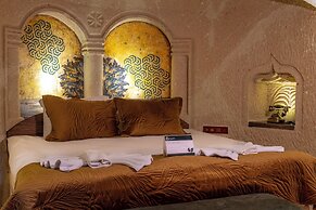 Lagoon Cave Suites