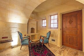 Lagoon Cave Suites