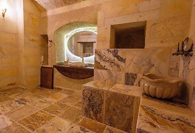 Lagoon Cave Suites