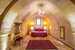 Lagoon Cave Suites