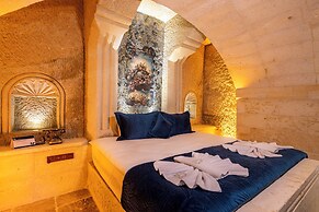 Lagoon Cave Suites