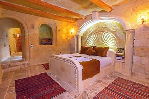 Lagoon Cave Suites