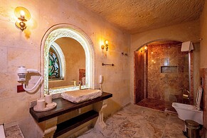 Lagoon Cave Suites